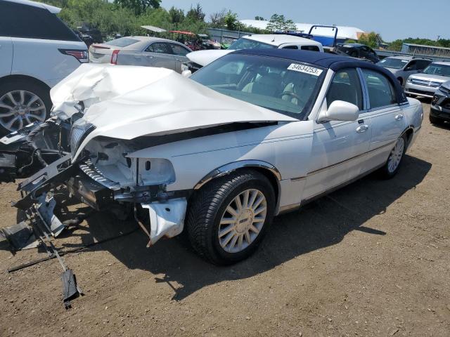 2003 Lincoln Town Car Signature