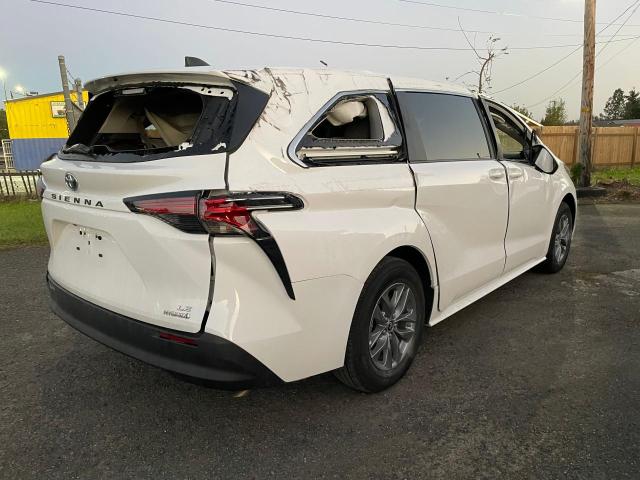 5TDKRKEC2NS118441 Toyota SIENNA LE