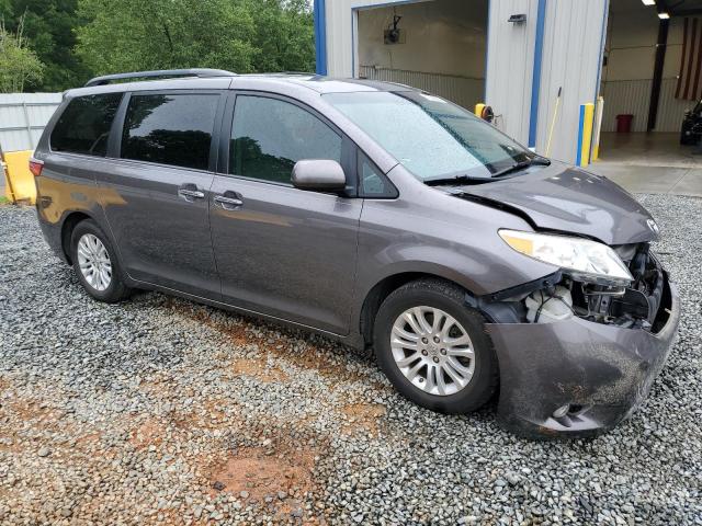 5TDYK3DC2FS546291 2015 TOYOTA SIENNA, photo no. 4