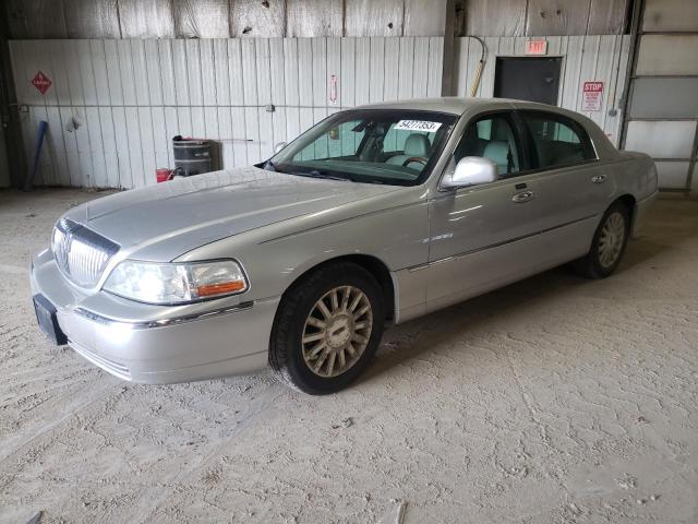 2003 Lincoln Town Car Signature