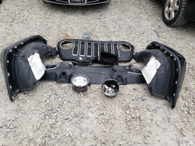 1C4HJXEG6JW289852 Jeep Wrangler Unlimited Sahara