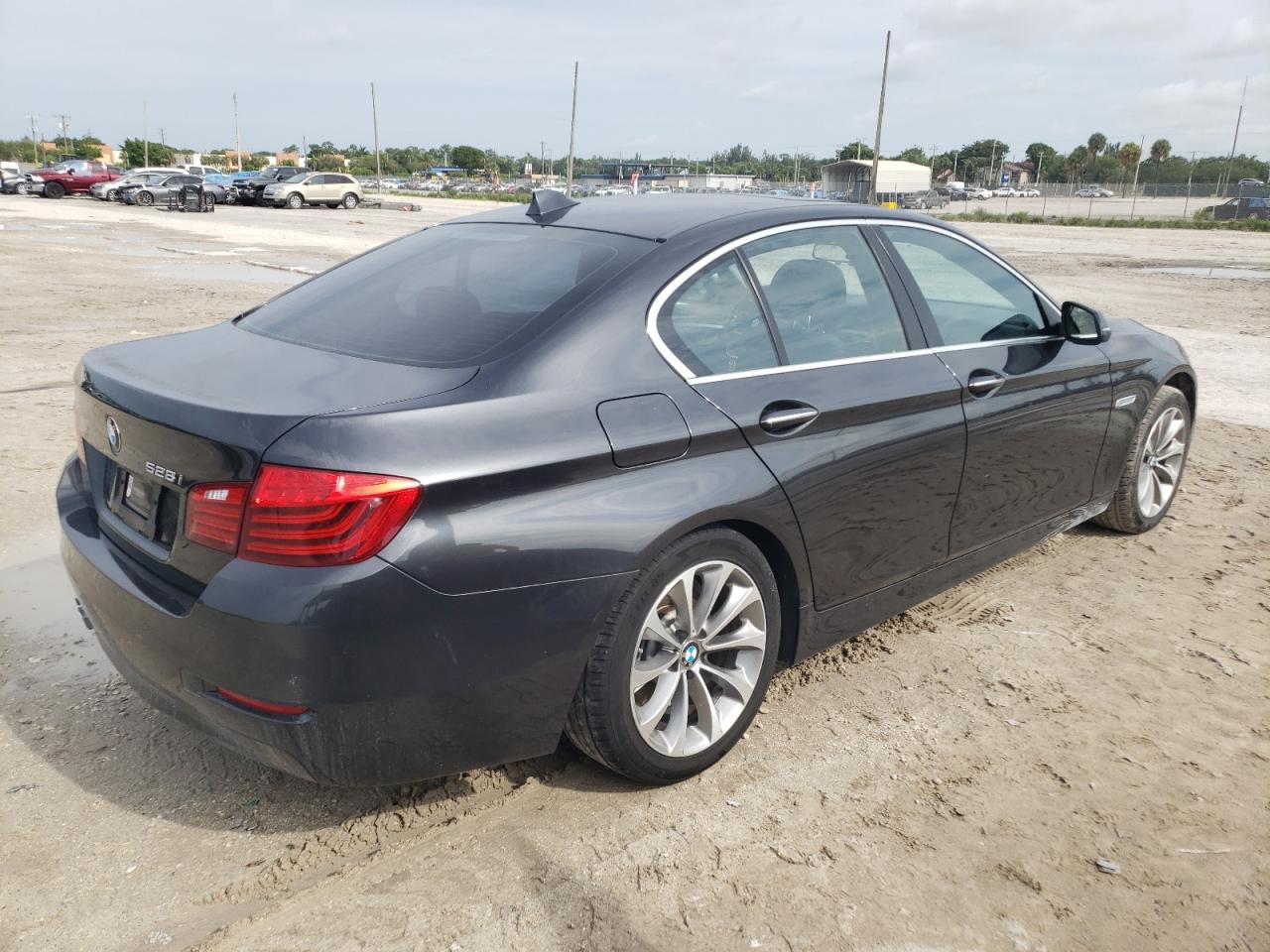 WBA5A5C59GG353892 2016 BMW 528 I