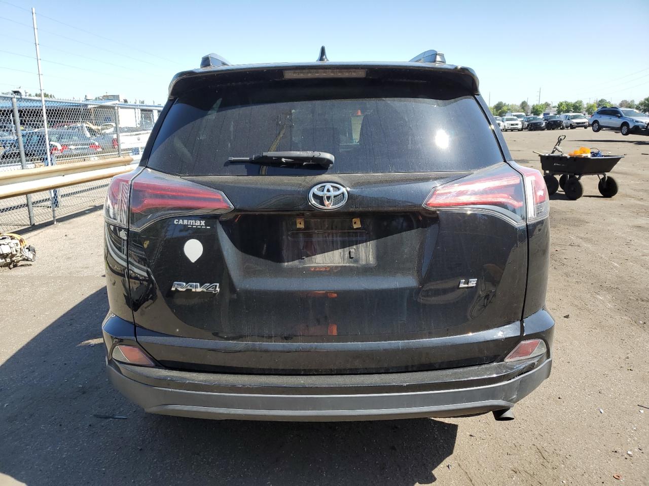 2T3ZFREV6HW328979 2017 Toyota Rav4 Le