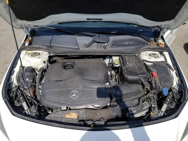 WDDSJ4EB1HN436268 Mercedes-Benz CLA 250
