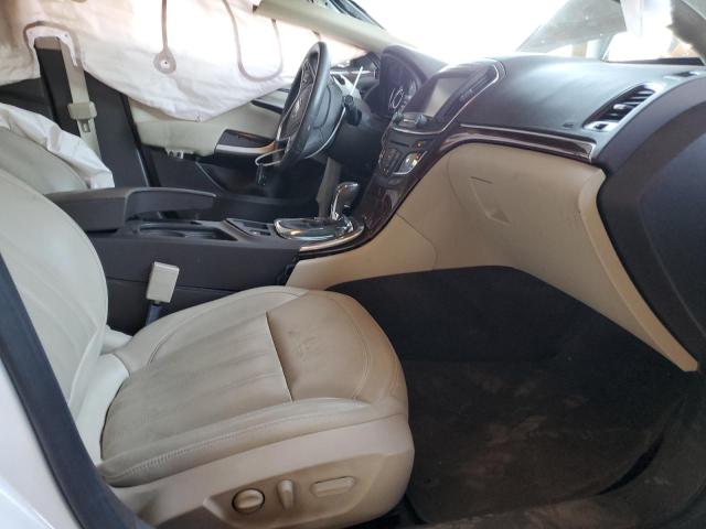 2G4GR5GX1H9106684 Buick Regal Premium