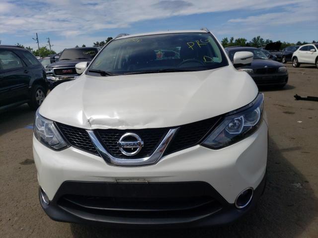 JN1BJ1CR0HW136839 Nissan Rogue Sport S