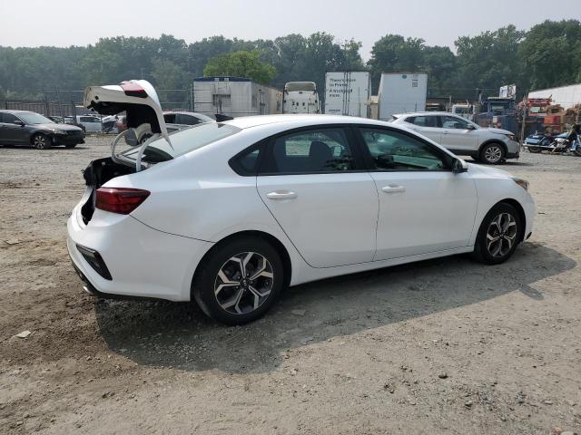 3KPF24AD2ME388391 Kia Forte FE 3