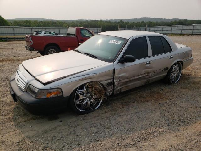 2003 Ford Crown Victoria 