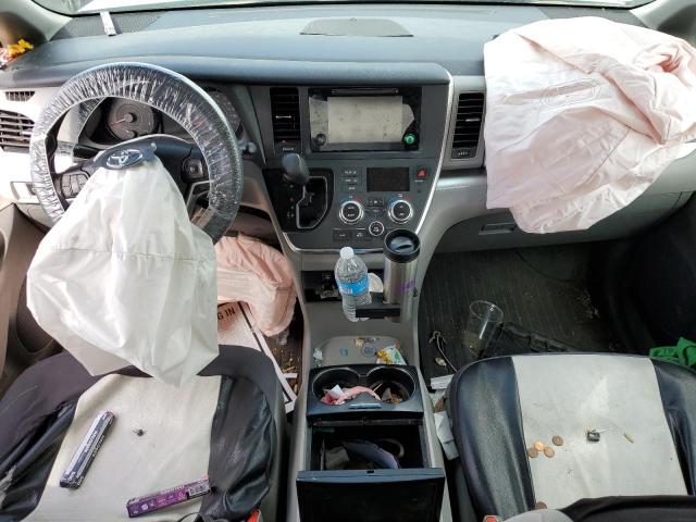 5TDKZ3DC2HS883886 Toyota SIENNA LE