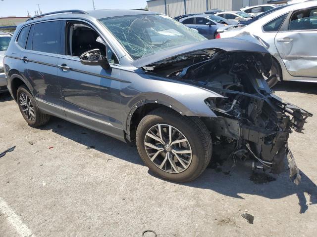 3VV3B7AX7LM142683 Volkswagen Tiguan SE 4