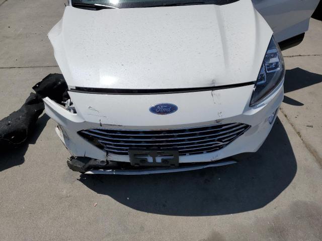 1FMCU0LZ9NUB04638 Ford Escape Titanium