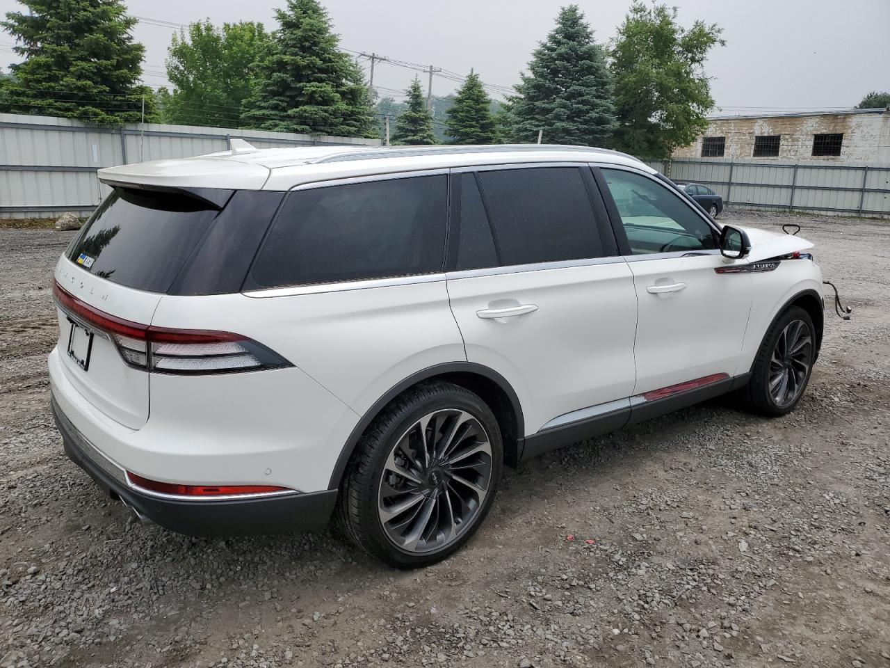 5LM5J7XC0LGL15347 Lincoln Aviator RE 3