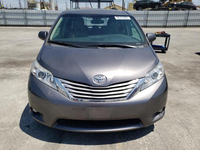 5TDYZ3DC9HS872216 Toyota SIENNA XLE