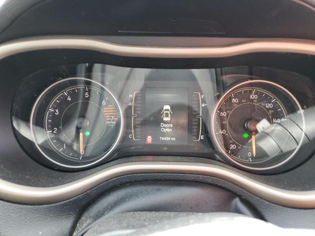 1C4PJLCB9JD545165 Jeep Cherokee Latitude