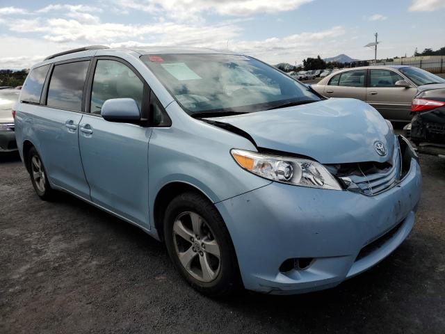 5TDKZ3DC2HS883886 Toyota SIENNA LE
