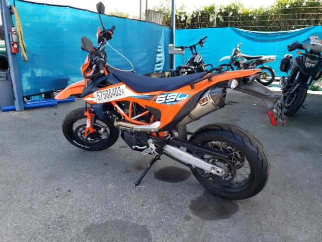 2023 KTM 690 SMC R VBKLSV405PM751353