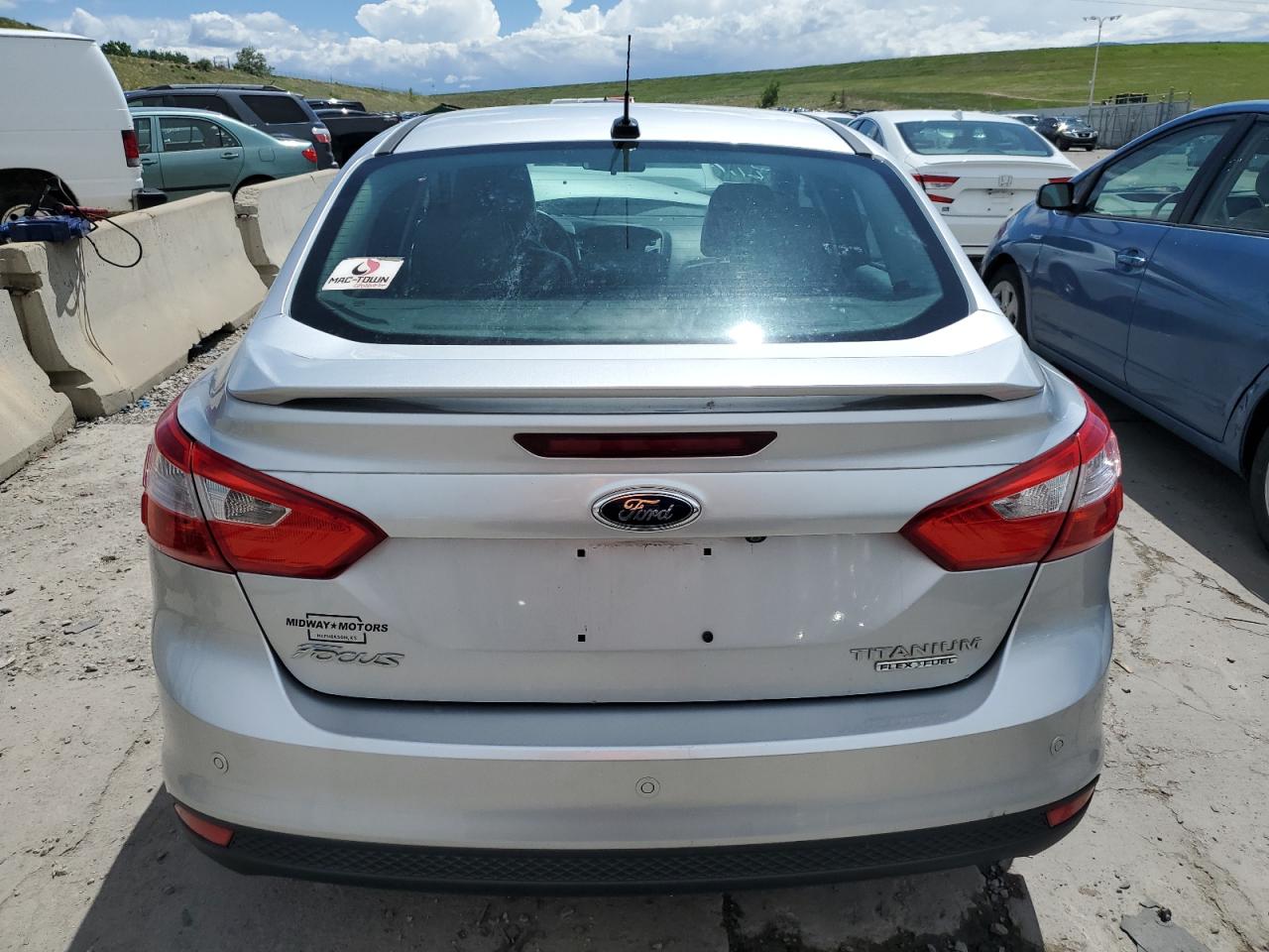 2014 Ford Focus Titanium vin: 1FADP3J25EL319517