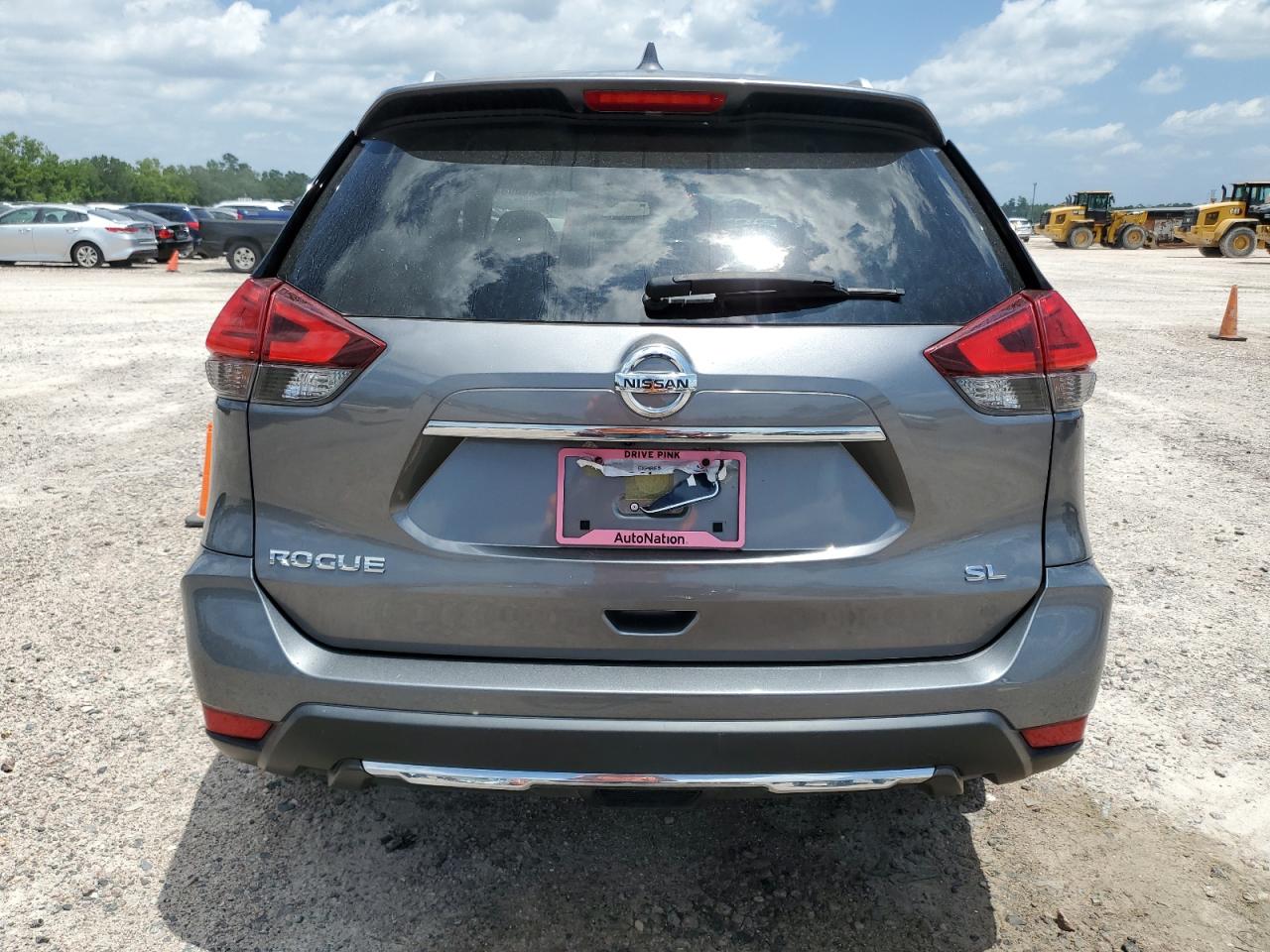 VIN: JN8AT2MT0HW146990 2017 NISSAN ROGUE