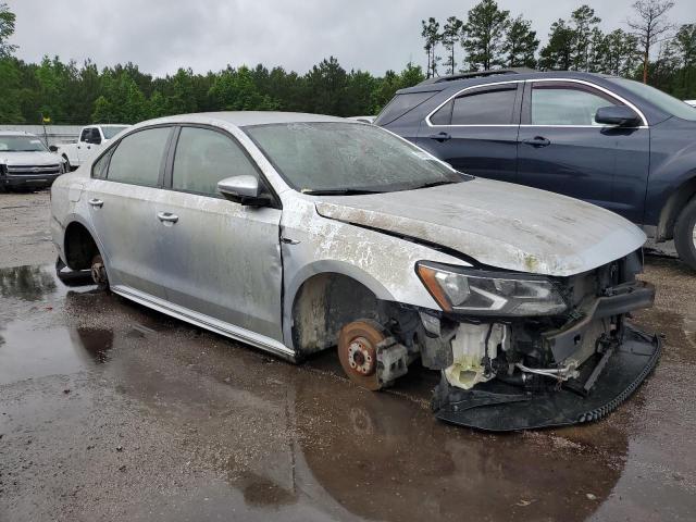  VOLKSWAGEN PASSAT 2018 Сріблястий
