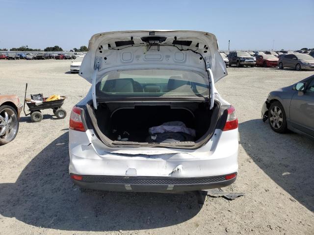 1FADP3F2XEL333793 Ford FOCUS SE