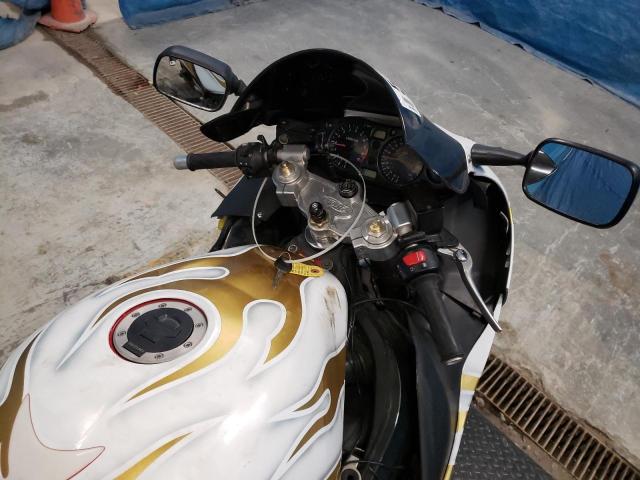 2004 SUZUKI GSX1300 R - JS1GW71A742106625