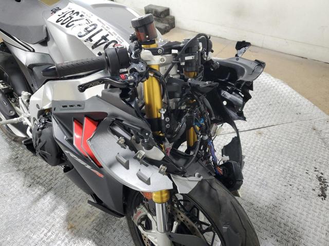 2022 APRILIA RSV4 1100 - ZD4KYUA00NS000328