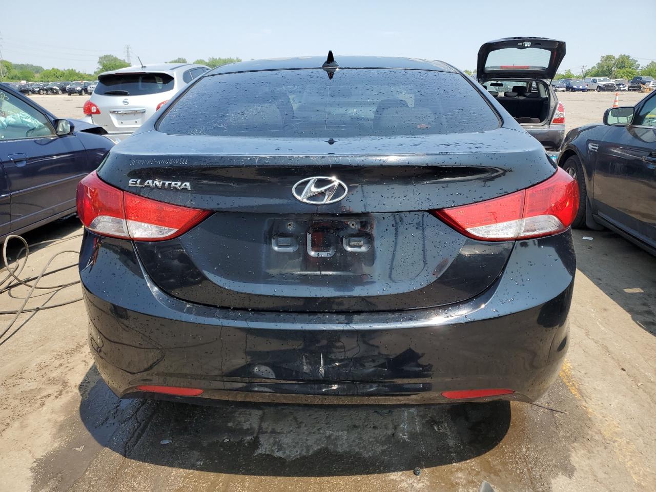 KMHDH4AE2CU316732 2012 Hyundai Elantra Gls