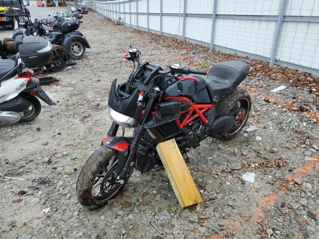 2015 DUCATI DIAVEL ZDM13BSW2FB026626