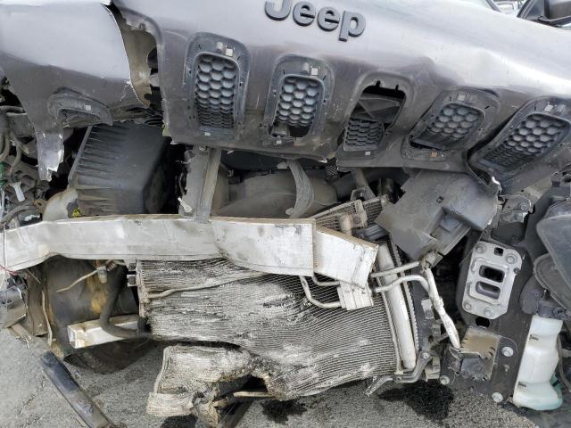 1C4PJLCB4JD587792 Jeep Cherokee Latitude
