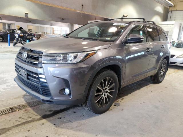 2017 Toyota Highlander SE