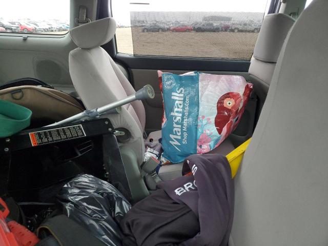 KNDMB5C18G6151401 KIA SEDONA LX