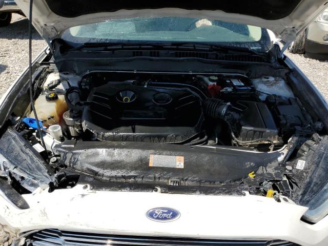 3FA6P0H95FR257923 Ford FUSION SE