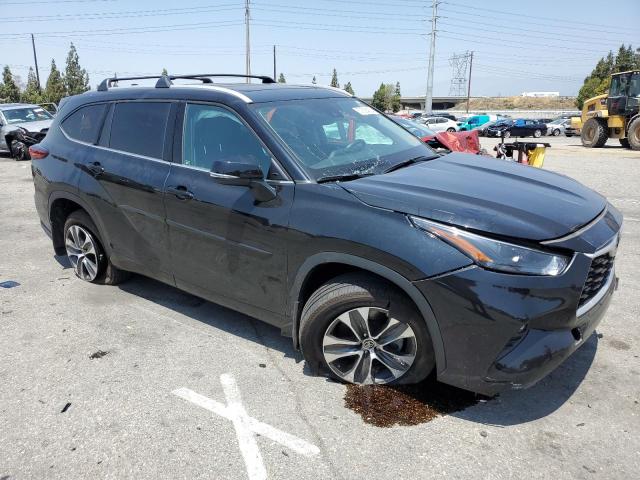 5TDHZRBH1NS578211 Toyota Highlander Xle