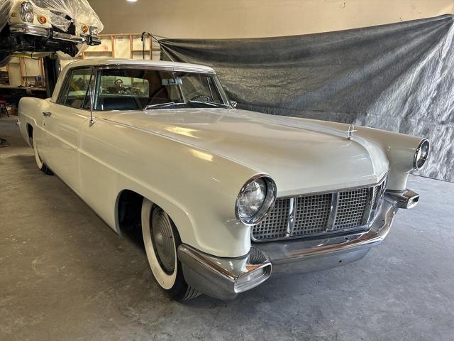 Custom 1956 Lincoln Continental With Over 850 HP Is One Classy Act