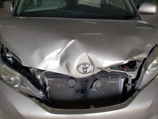 5TDKK3DC4GS719591 Toyota SIENNA LE
