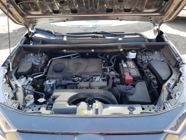 2T3H1RFV0KC012138 Toyota RAV4 LE