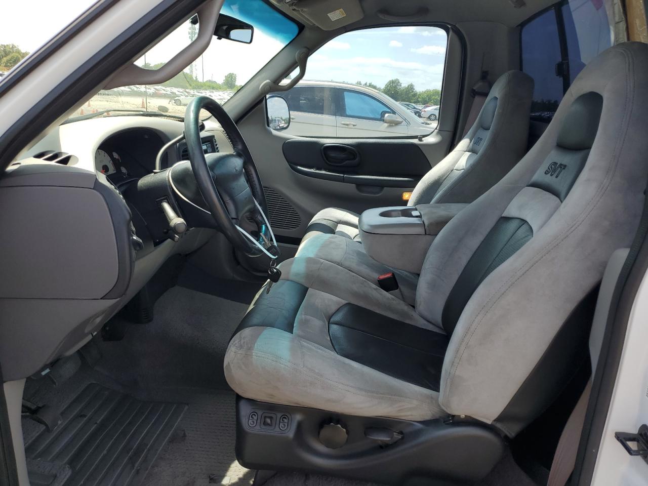 2FTZF07381CA52976 2001 Ford F150 Svt Lightning