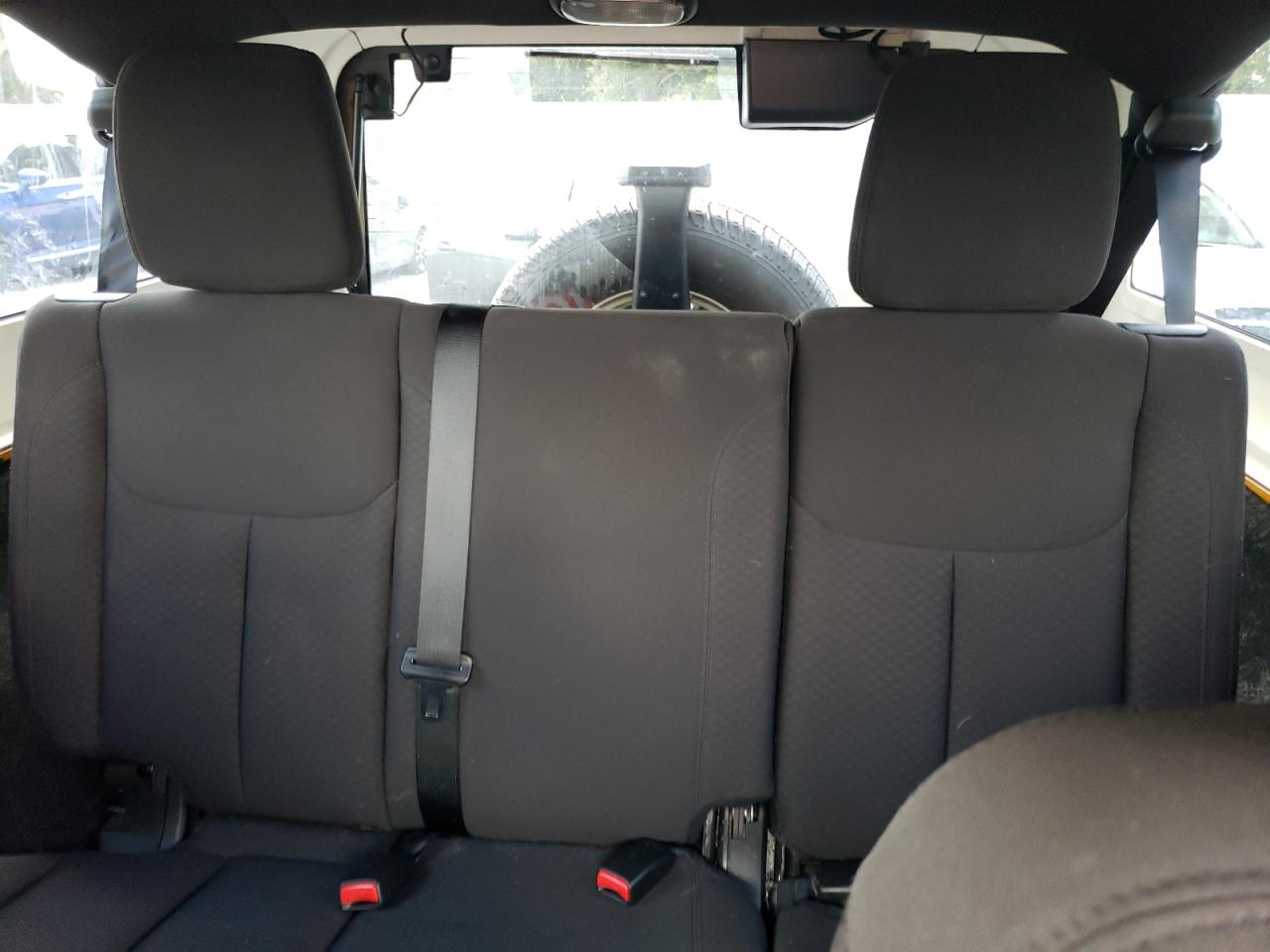 1C4BJWDGXEL262369 2014 Jeep Wrangler Unlimited Sport