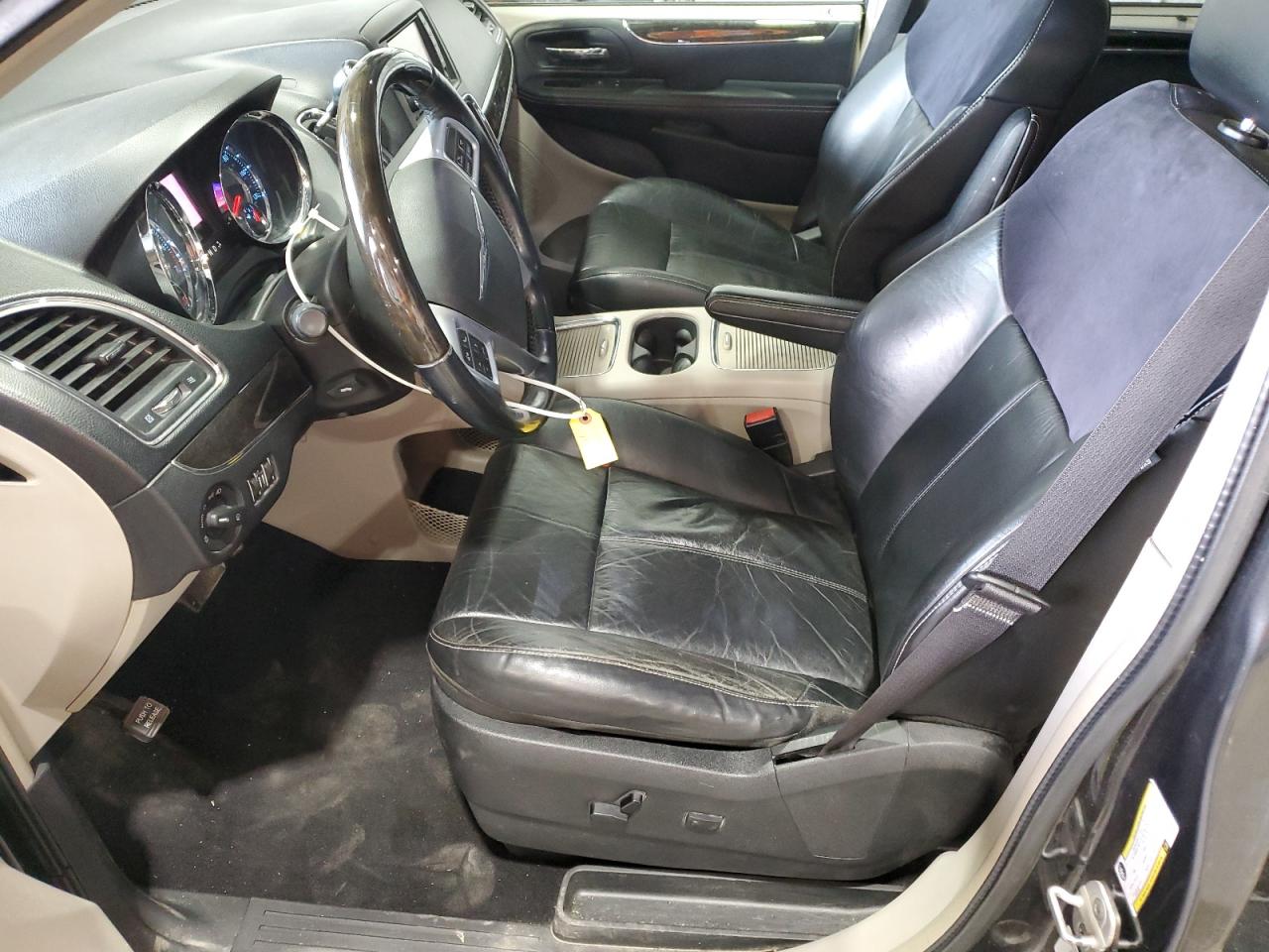 2C4RC1GG8CR370145 2012 Chrysler Town & Country Limited