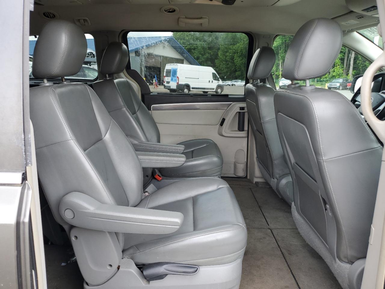 2V4RW3D16AR202560 2010 Volkswagen Routan Se