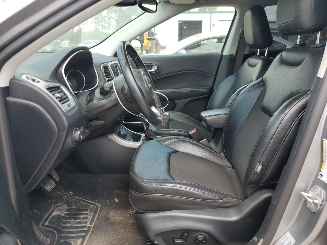 3C4NJDBB5HT635786 2017 Jeep Compass Latitude