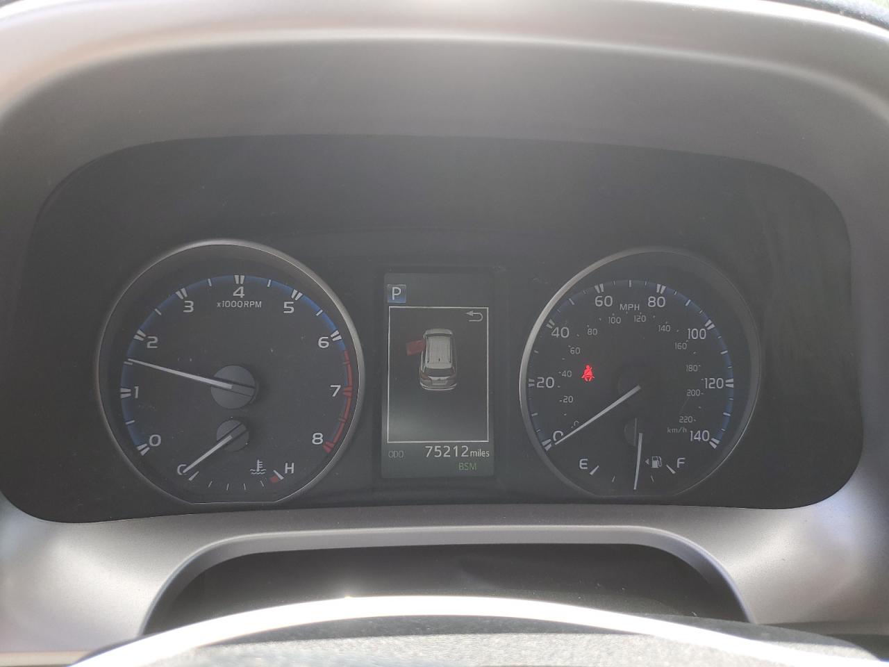 JTMRFREV6HJ714722 2017 Toyota Rav4 Xle