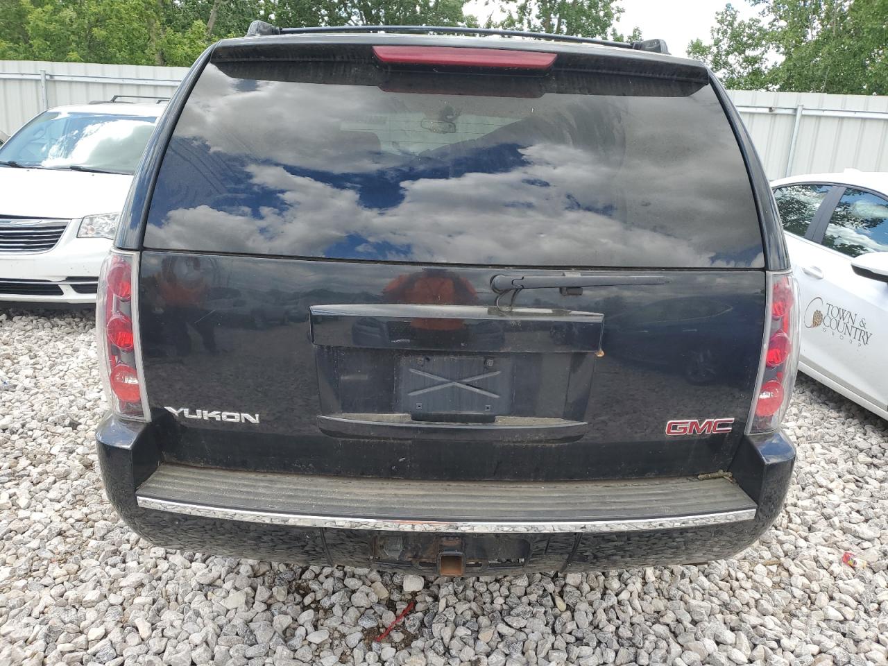 1GKFK63817J221883 2007 GMC Yukon Denali