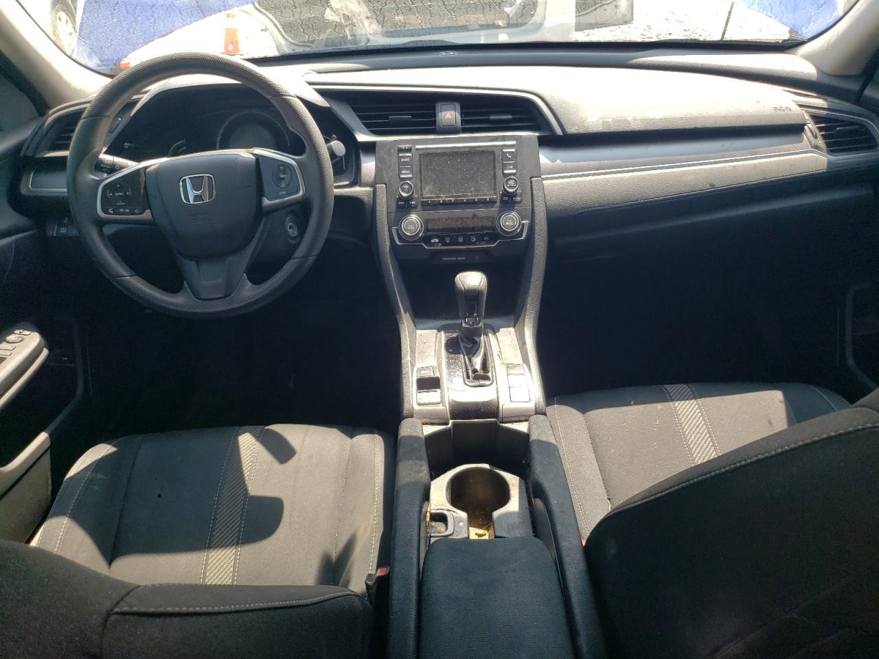 WAUKMAF40JN015905 2018 Audi A4 Premium