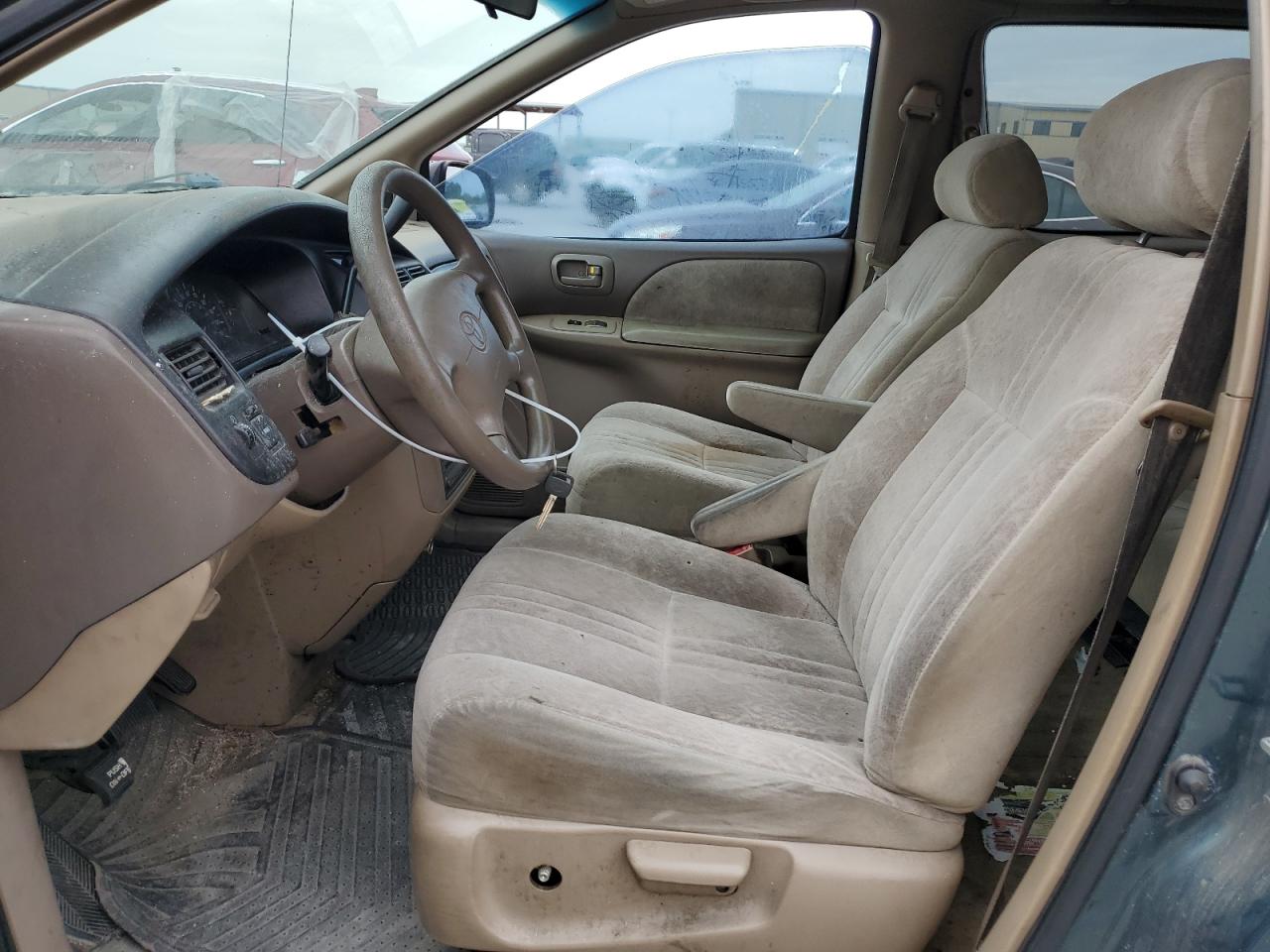 4T3ZF13C2WU029876 1998 Toyota Sienna Le