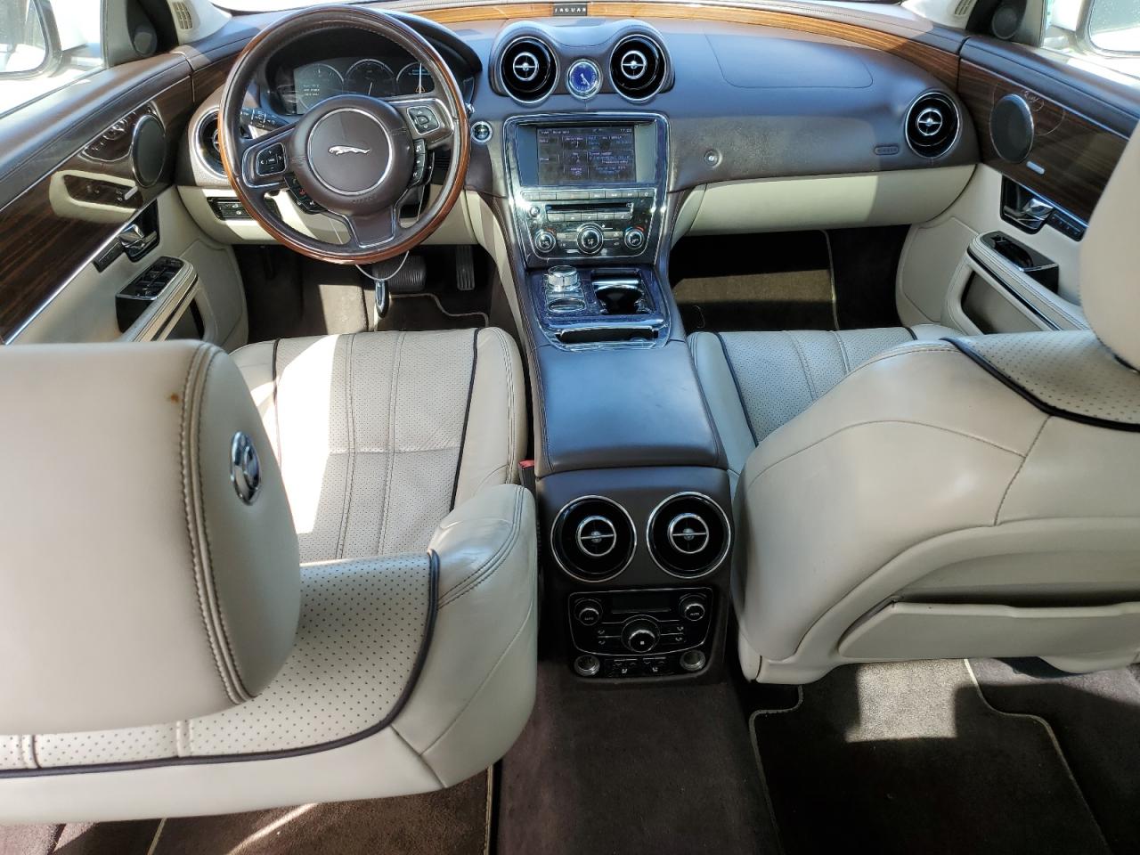 SAJWA2GB8CLV38167 2012 Jaguar Xjl