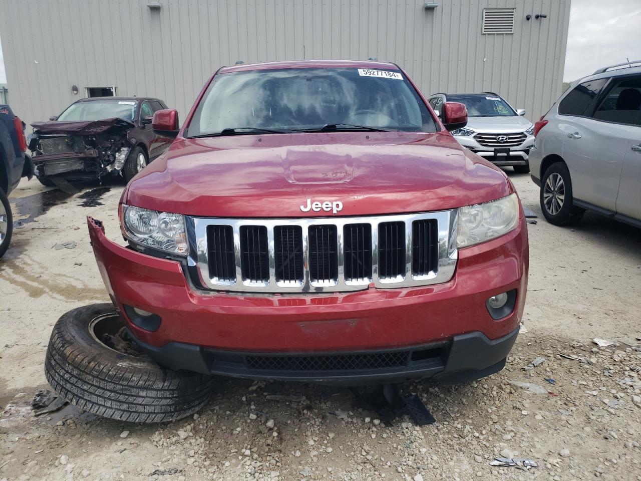 1J4RR4GG2BC507727 2011 Jeep Grand Cherokee Laredo