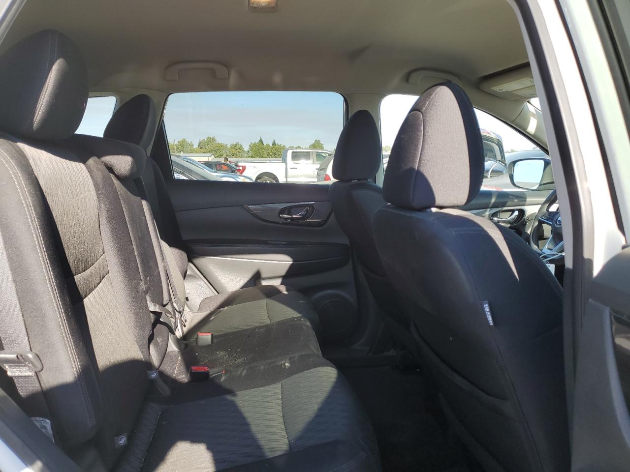 5N1AT2MNXHC842881 NISSAN ROGUE 2017