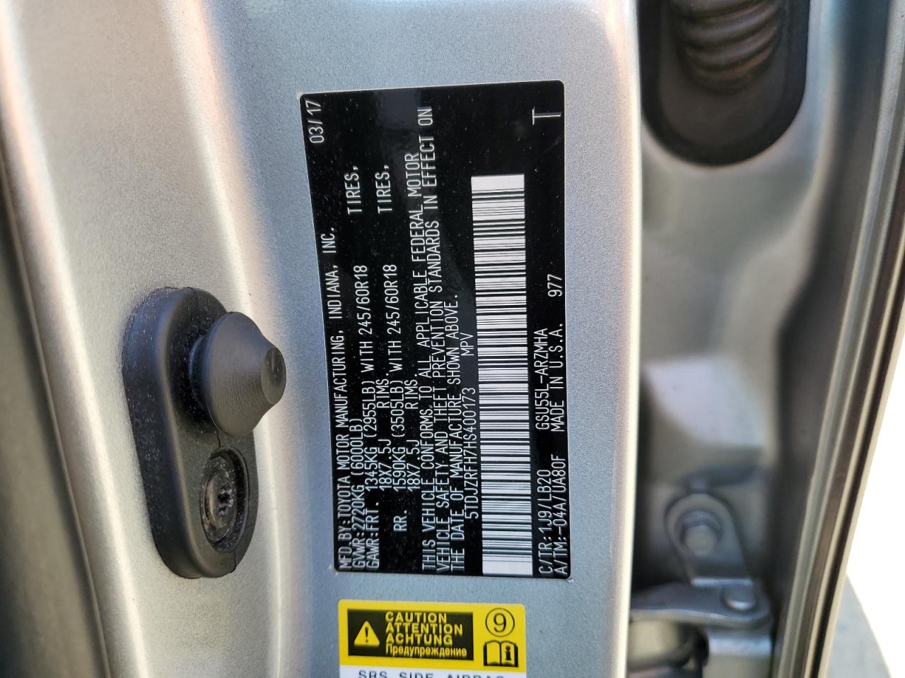 5TDJZRFH7HS400173 2017 Toyota Highlander Se