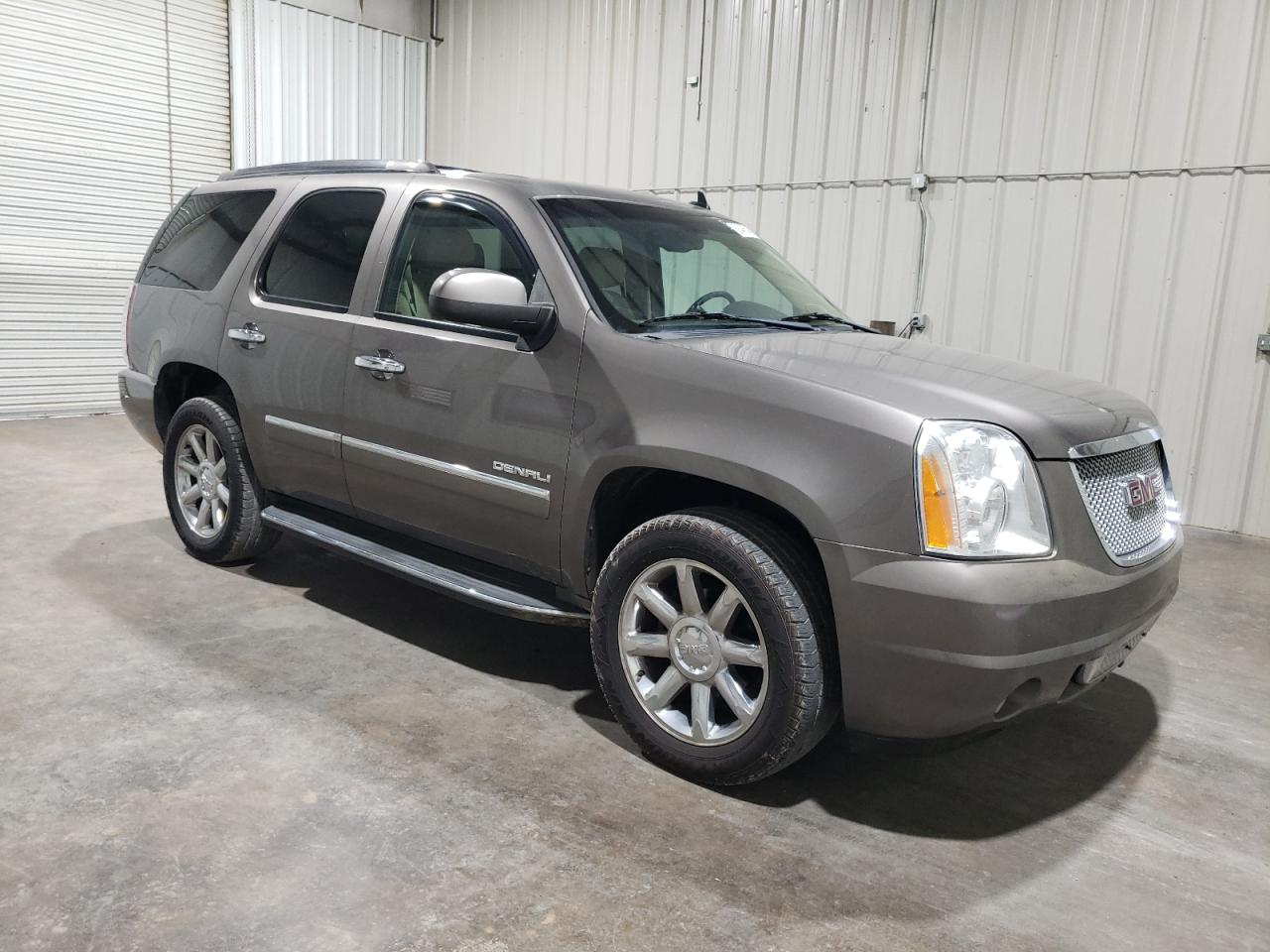 1GKS1EEF7BR283905 2011 GMC Yukon Denali